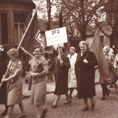 Bild vergr&ouml;&szlig;ern: Maiumzug 1955