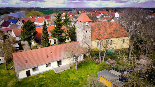 Bild vergrößern: kirche_biederitz_evang